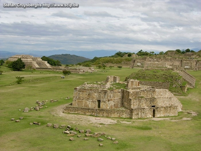 Monte Alban Het observatorium gelegen bij het zuidelijk platform.  Stefan Cruysberghs